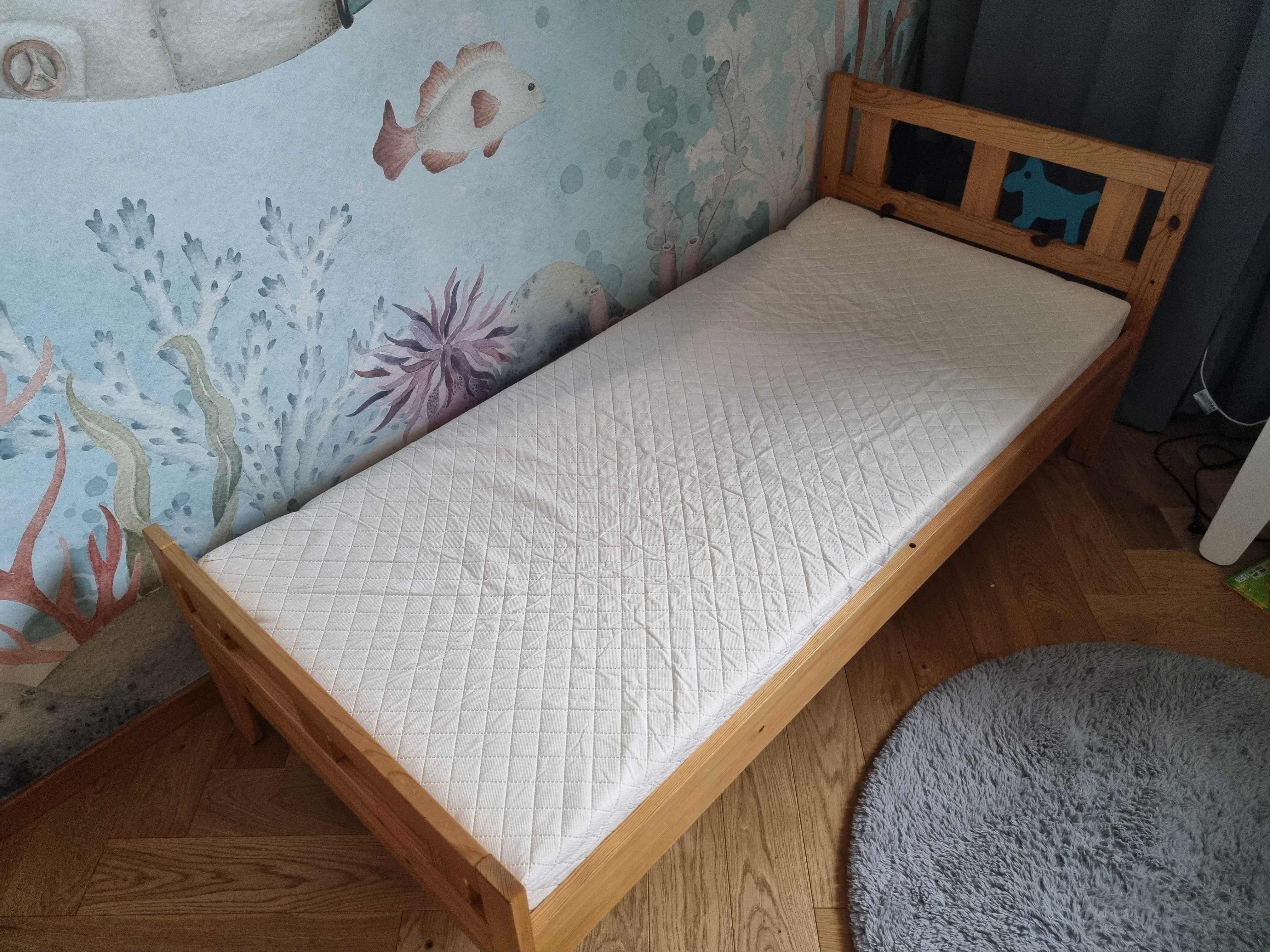 Łóżko pojedyncze drewniane dziecięce z materacem 70×160 cm