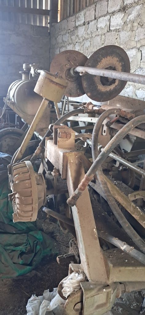 Продам сівалку бурякову 12 рядну точного висіву
