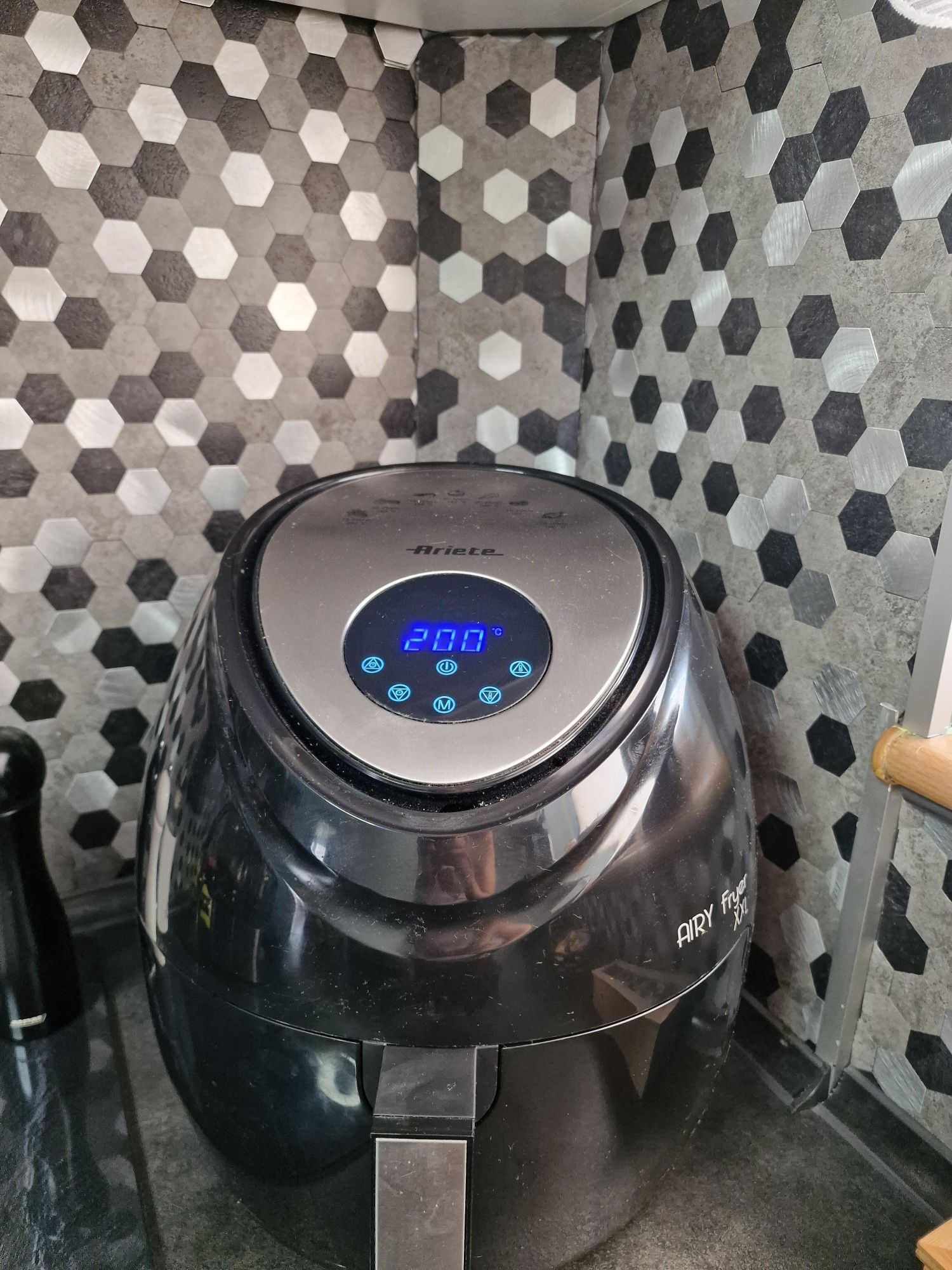 Frytkownica beztłuszczowa firmy Ariete Air Fryer XXL o pojemności 7l
