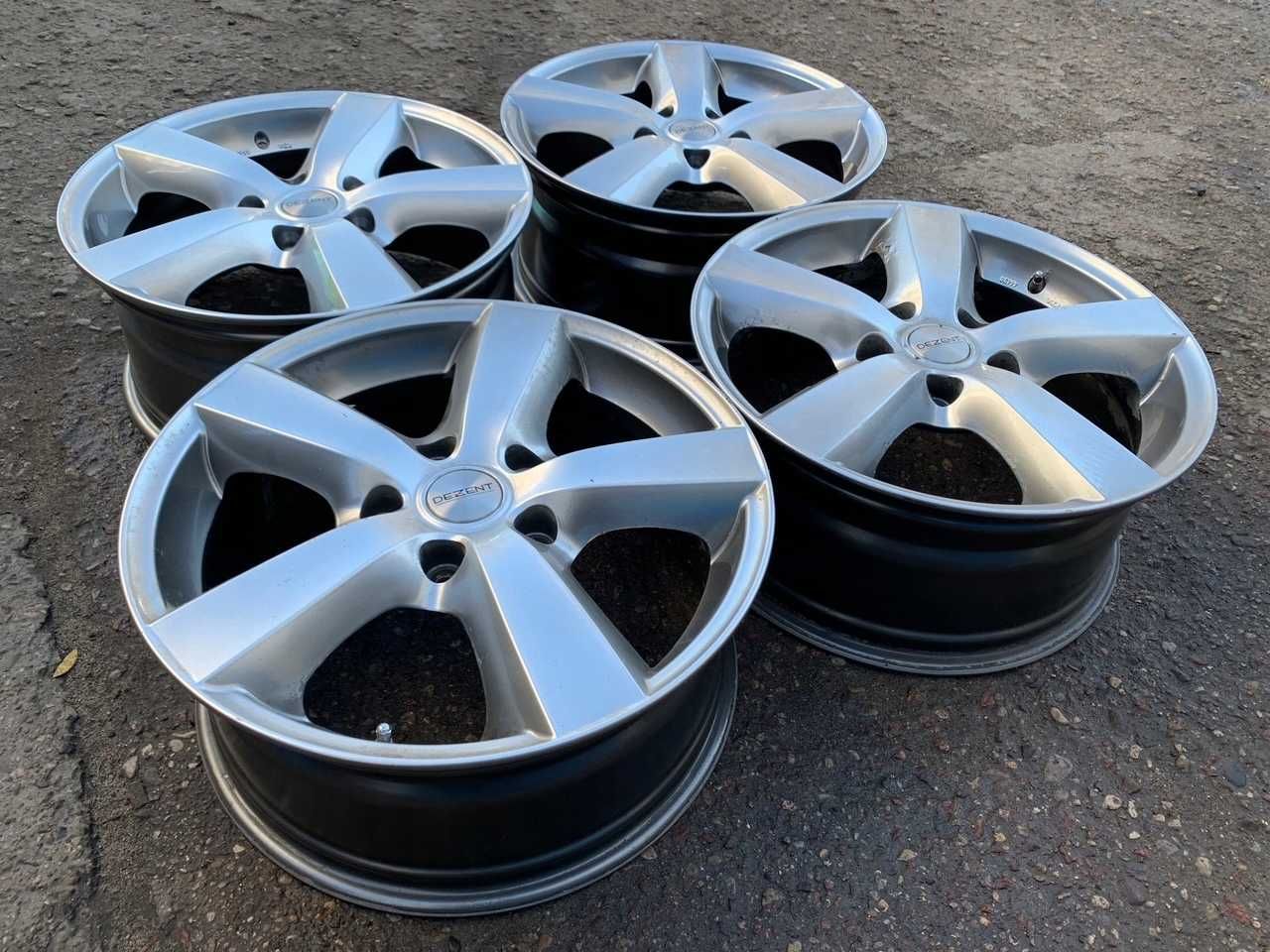 4x felga aluminiowa DEZENT M 18x8 rozstaw 5x130 ET 50 CAYENNE TOUAREG