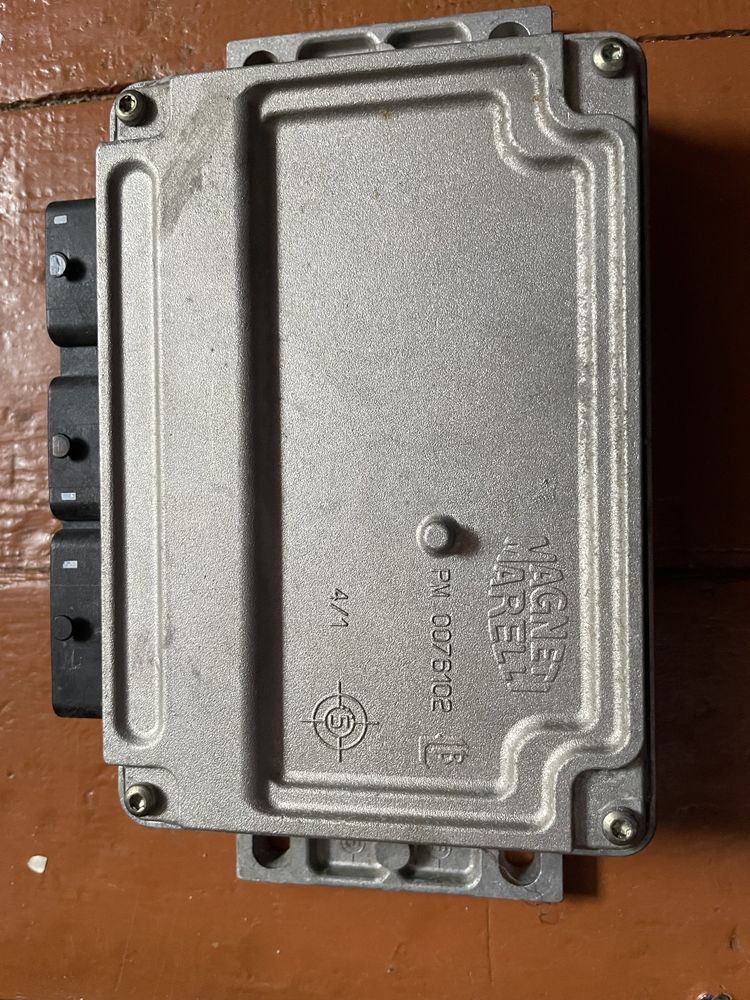 Блок двигуна ECU Engine “Peugeot 207” SW 9661853380 SW 16.805.044