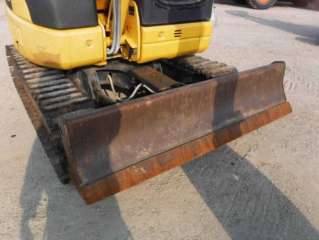 Экскаватор гусеничный Komatsu PC30UU-5