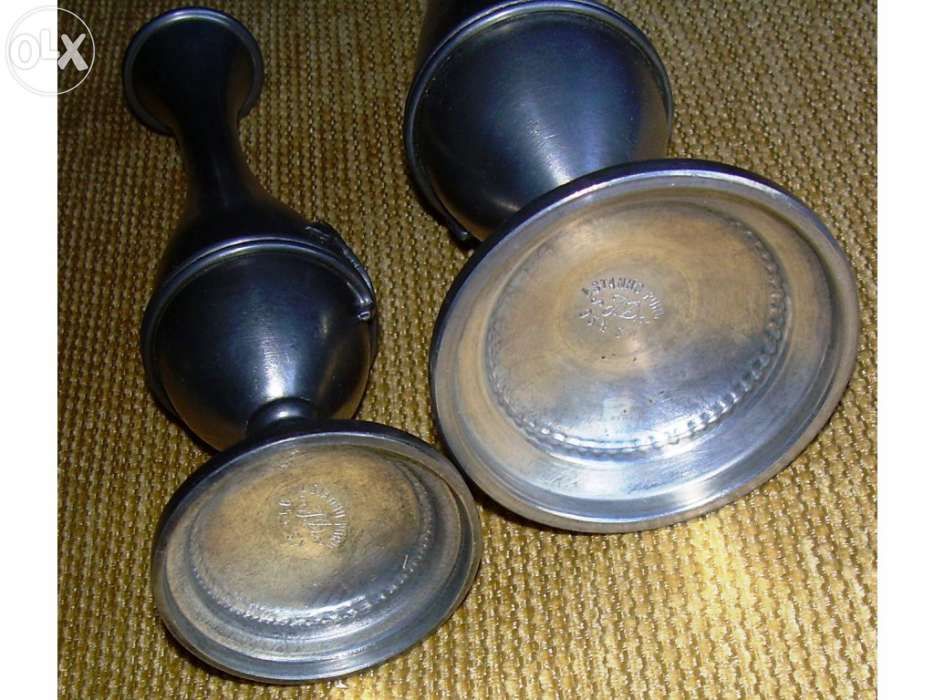 2 Jarras em estanho (26cm e 20cm)