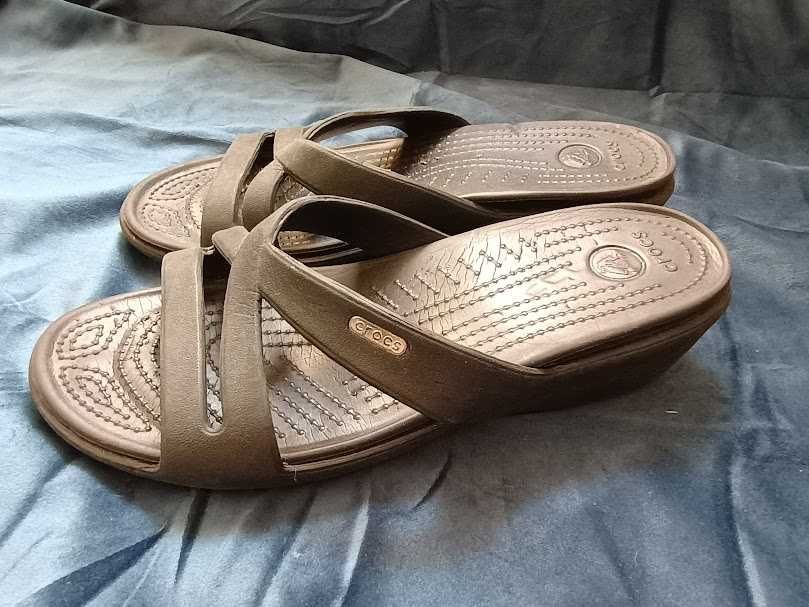 crocs 40-41 klapki