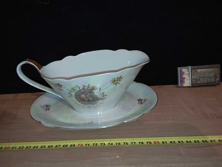 соусница. красивая ! Германия. kahla  мадонна 1960 годы