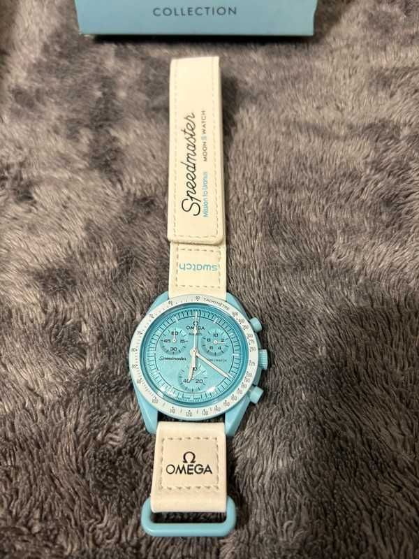 Omega x Swatch Uran SO33L100：Bioceramika z Kosmosu