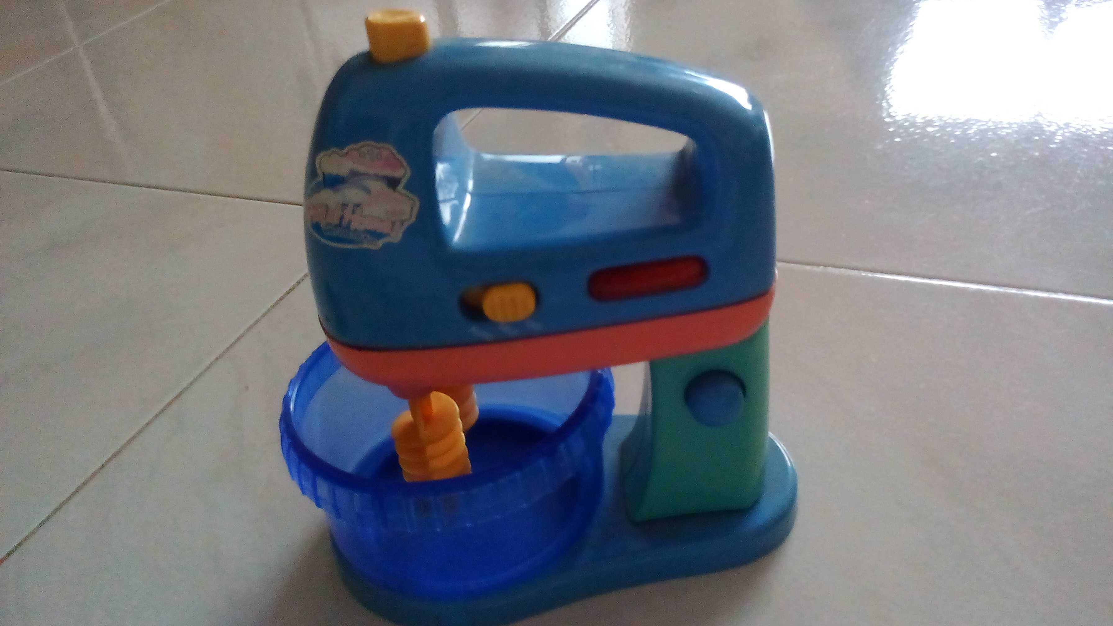 Jogo dominó ou Puzzle infantil ou   batedeira de bolos,