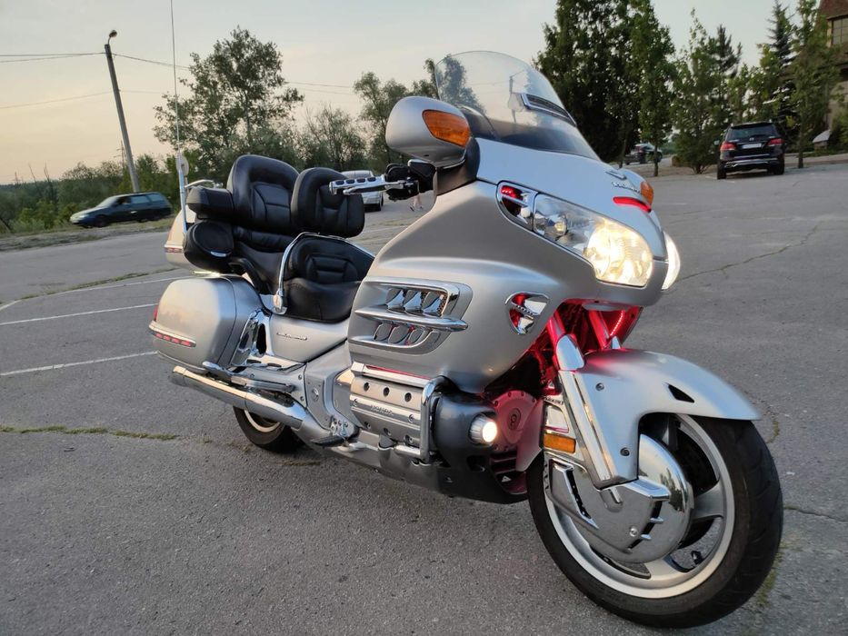 HONDA GOLD WING 1800 , 39000 родного пробега  новая резина Bridgestone