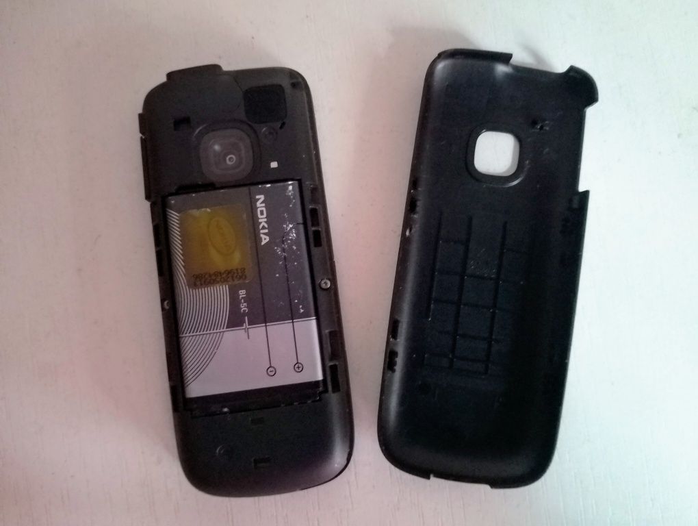 Продам телефончик кнопковий Nokia C1-01