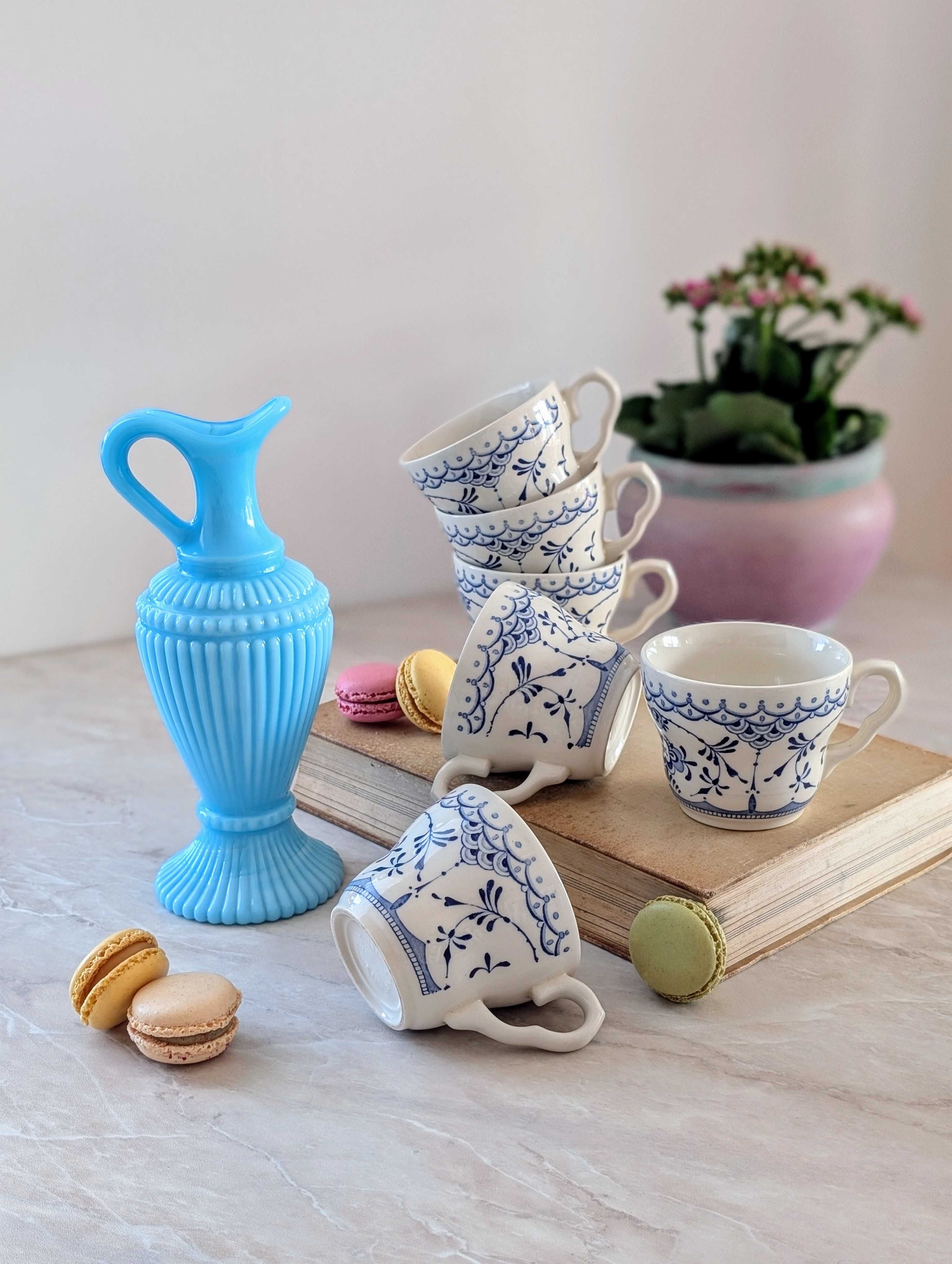 Unikatowy francuski wazonik Blue Opaline Trianon Vase