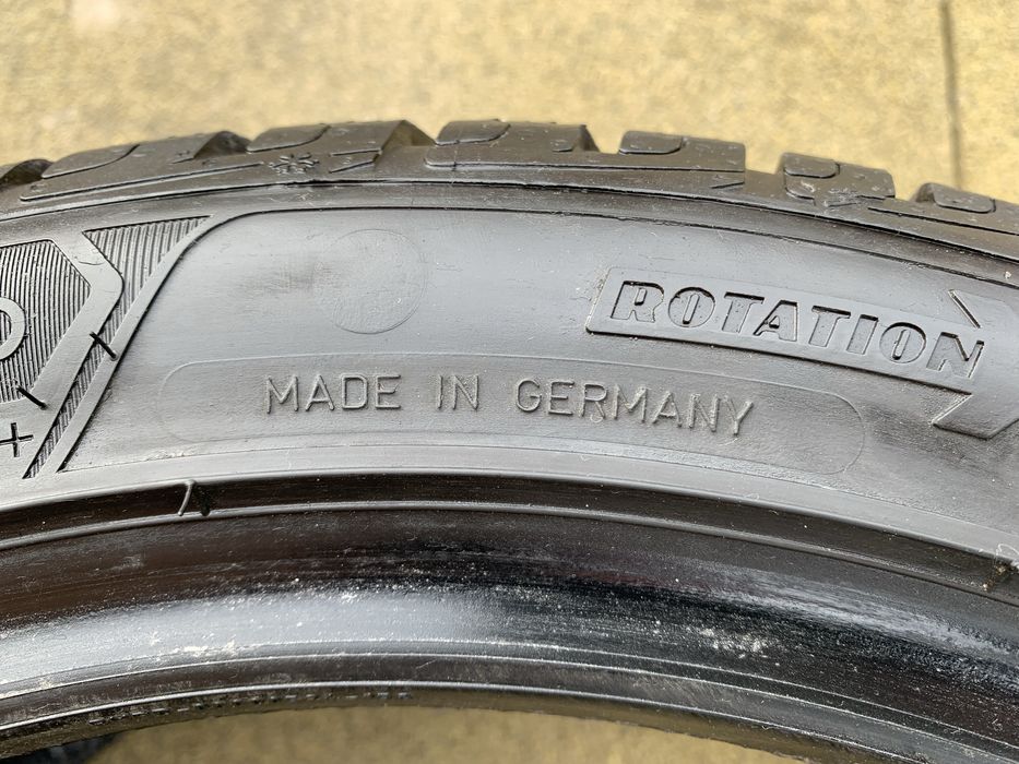 Зимова шина(резина) 225/45 R17 “GOOD*YEAR” UltraGrip Performance - 1шт