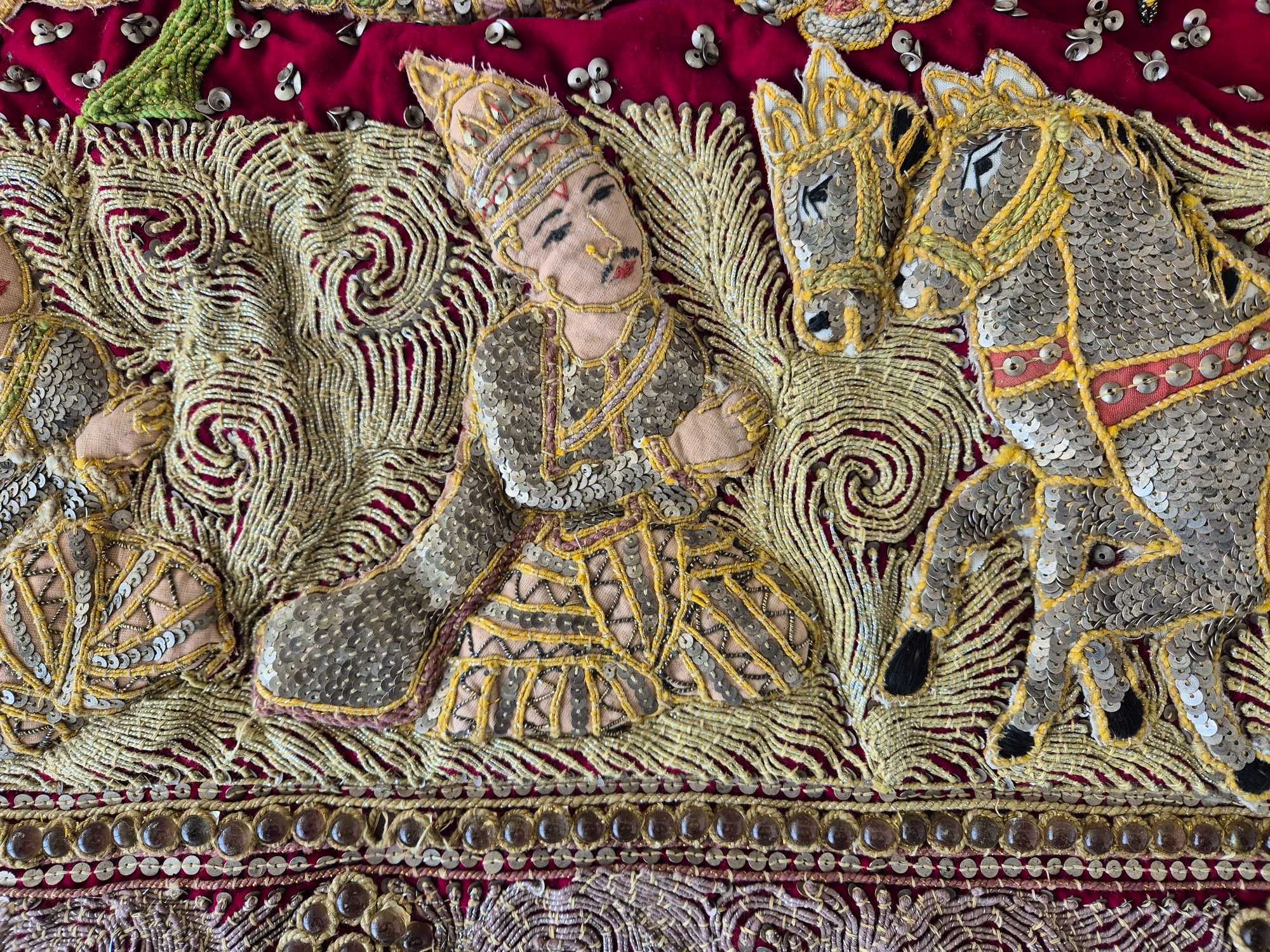 Painel bordado tradicional antigo da Birmânia
