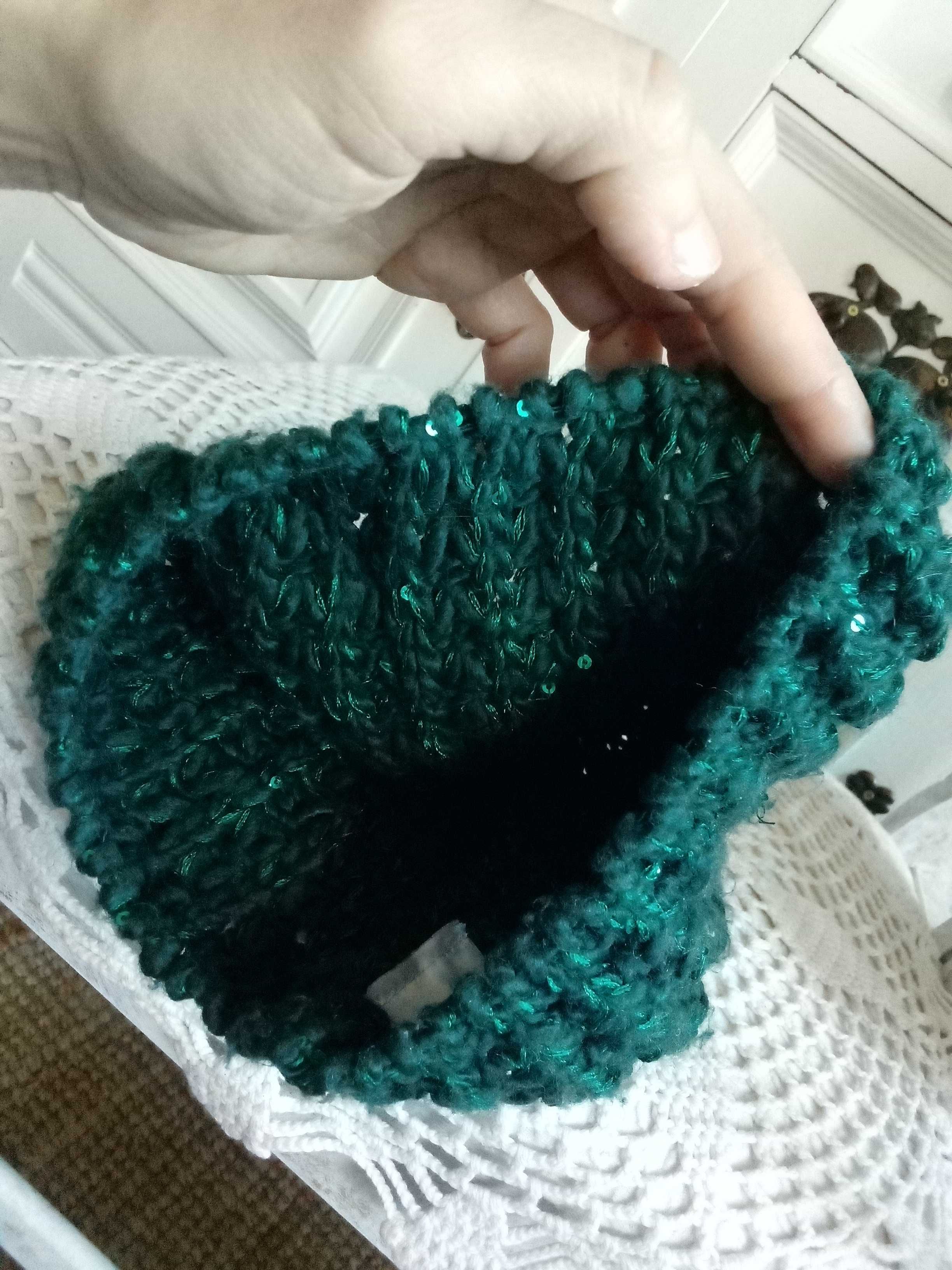 GRATIS czapka damska beret zielona połyskująca