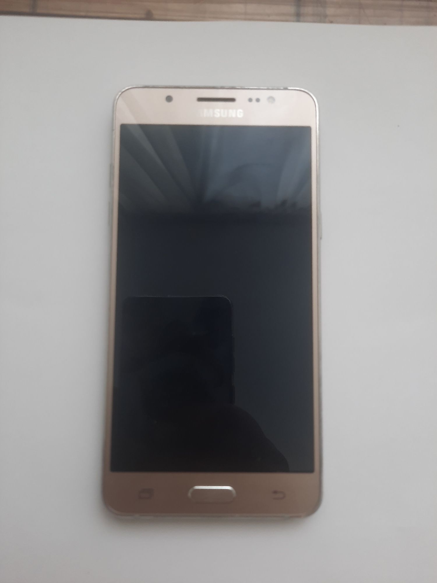Телефон Samsung SM-J510H