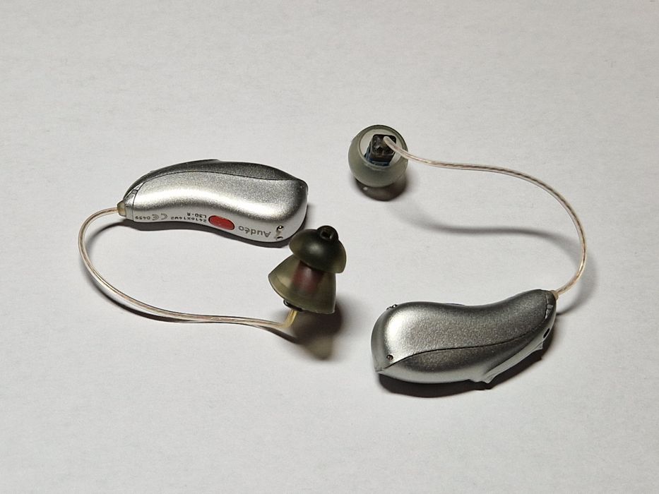 Phonak Audeo L30-R aparat słuchowy dwie słuchawki lewa i prawa