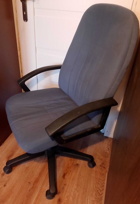 Fotel obrotowy welurowy niebieski PROMOCJA