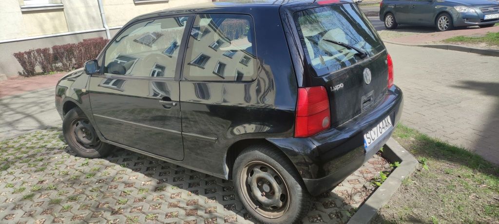 VW Lupo benzyna .Auto cały czas jeździ..