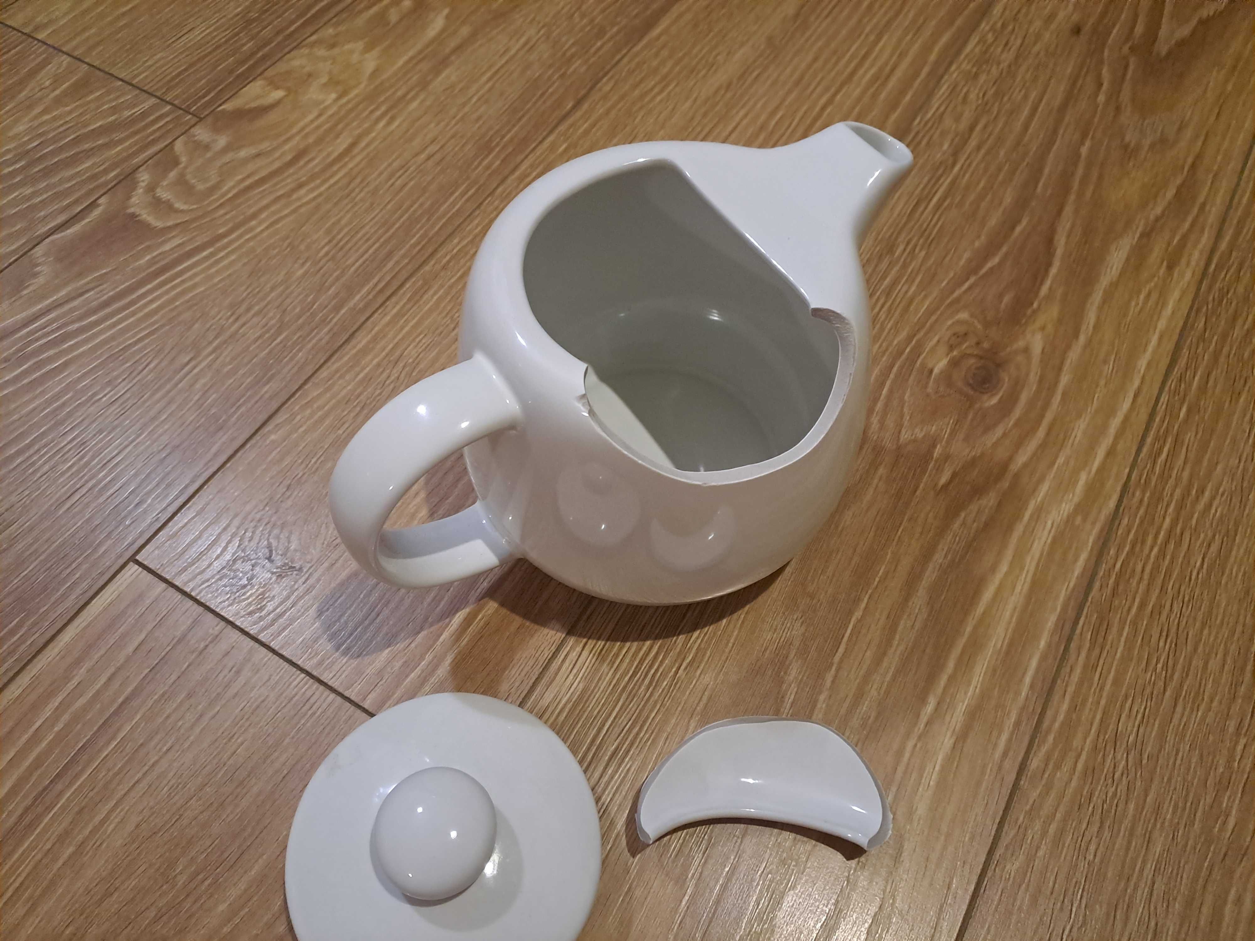 Dzbanek na herbatę IKEA, ubity