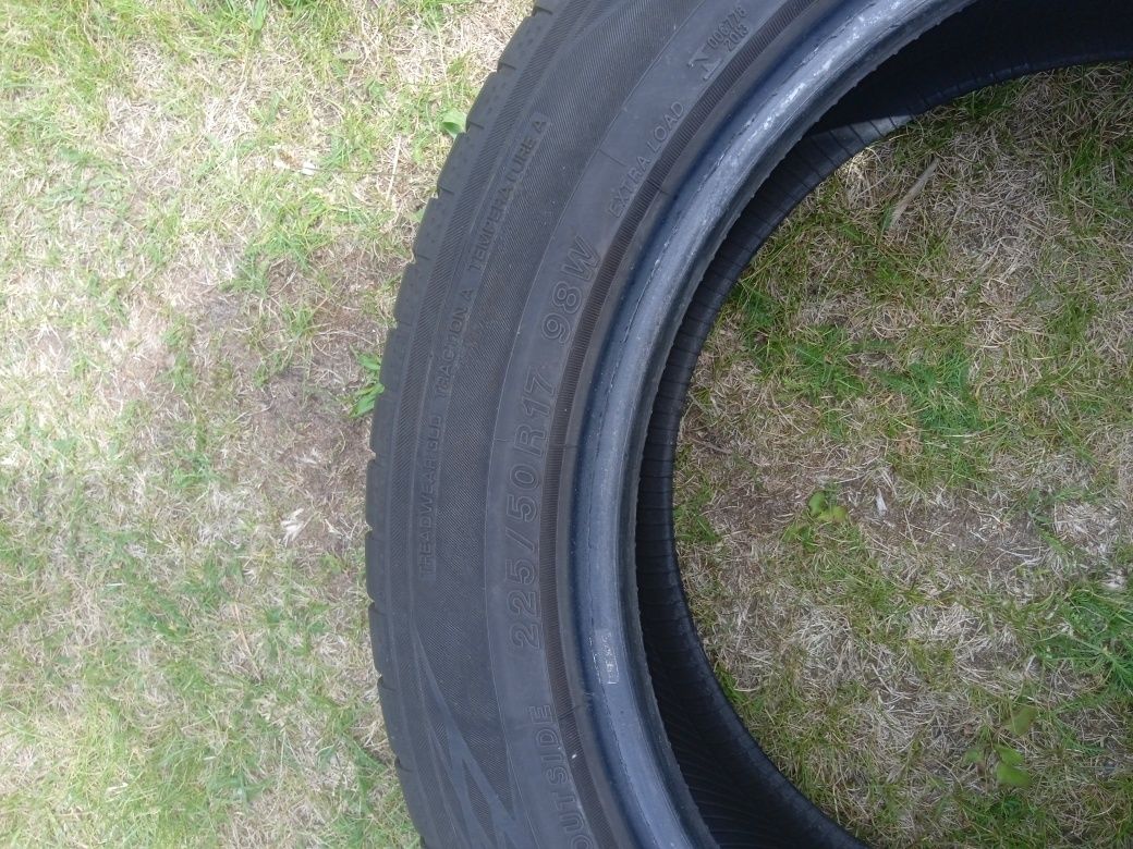 Yokohama Bluearth 225/50/R17 XL