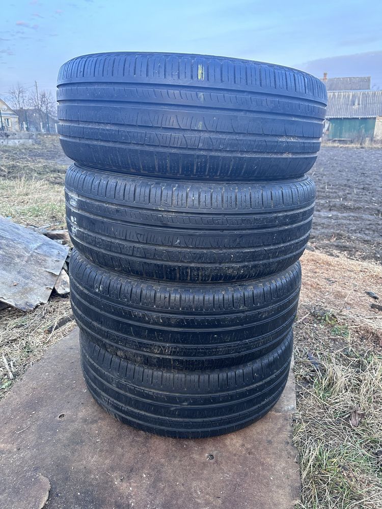 Комплект шин Pirelli 235/55 R19, чудовий стан, з Європи