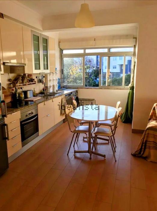 T2 OEIRAS, Valejas (Renovado e Mobilado)