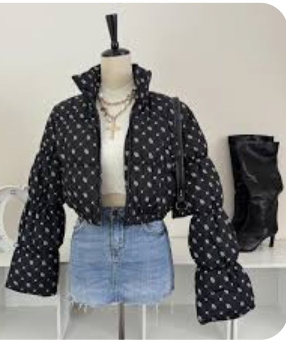 Женская  укороченная курточка .Размер s,m