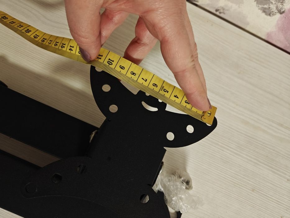 Кронштейн для телевізора 22-32" на стіну