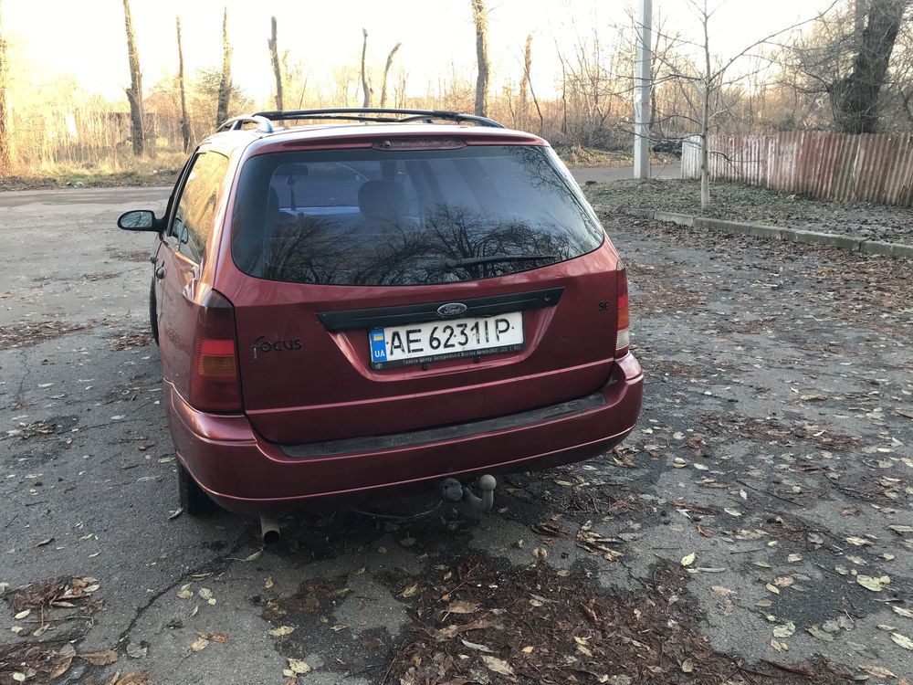 Ford Focus 2000 год 2.0 бензин , Автомат , Сел/поехал