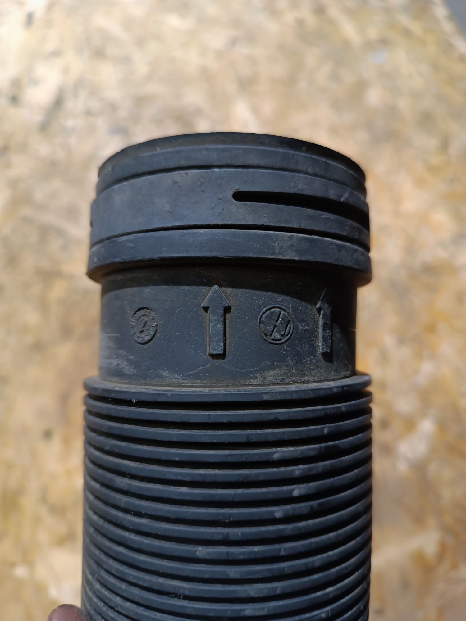 VW Audi Seat Skoda 1.9 TDI Rura Dolot Powietrza 1j0.129684C