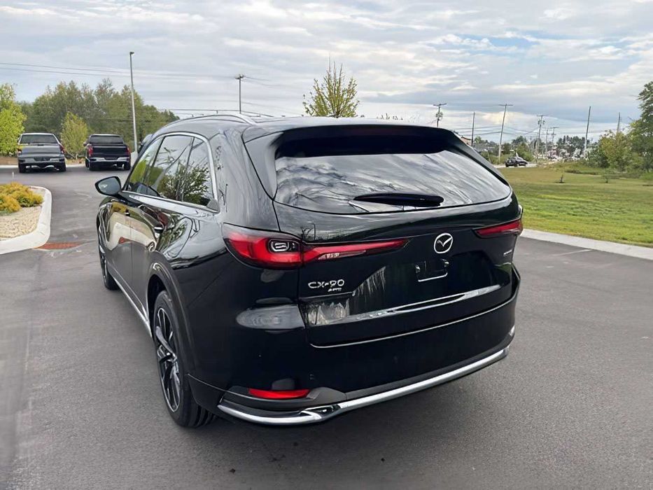 Mazda CX-90      2024