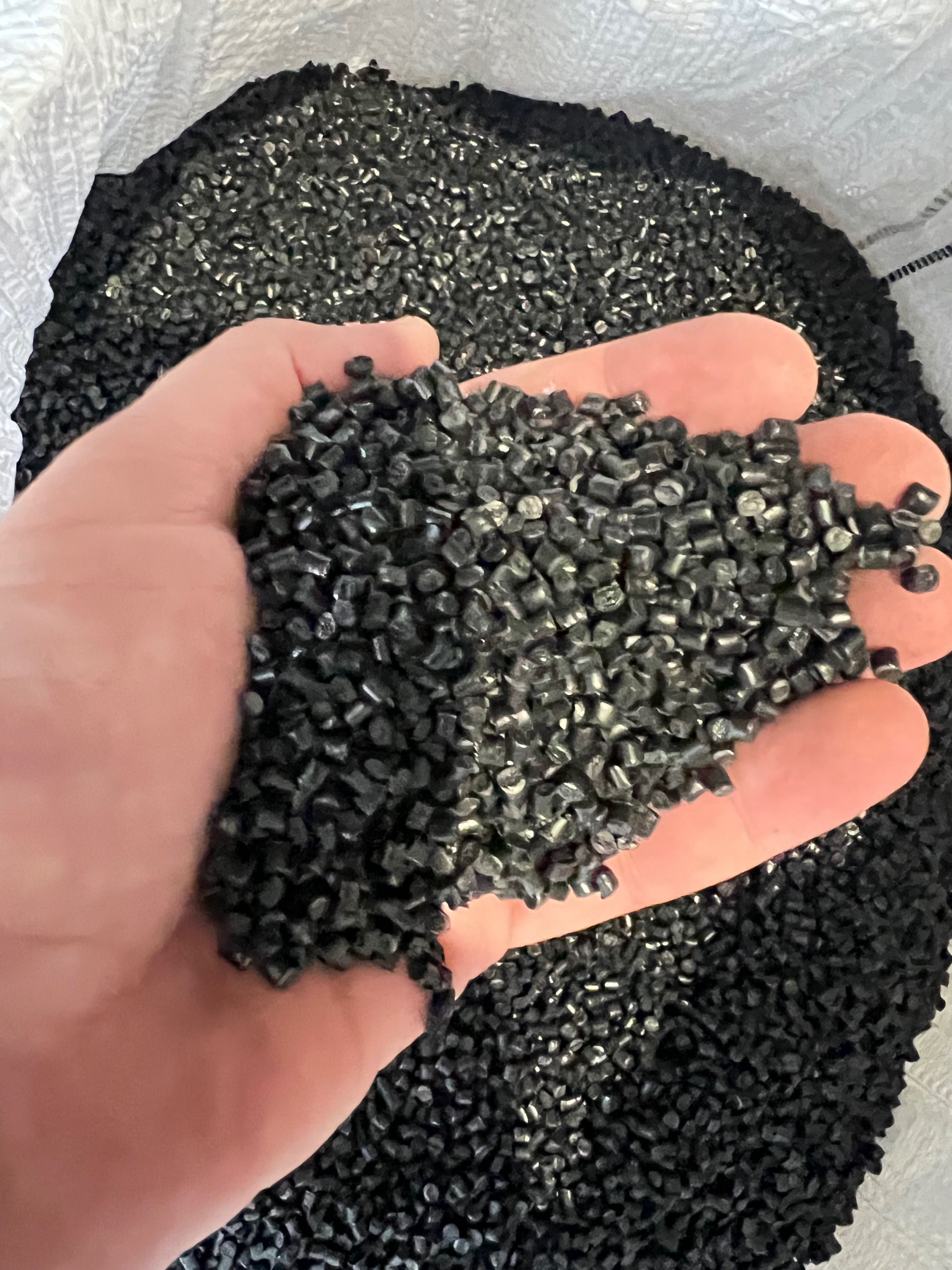 Полипропилен прозрачная гранула 45 грн /кг , черная 34 грн/кг