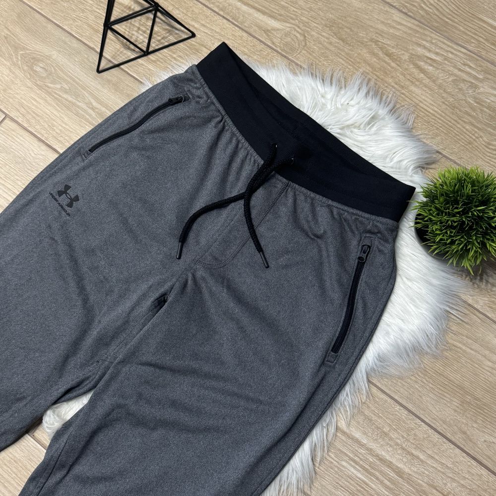Чоловічі легкі спортивні штани under armour m оригінал