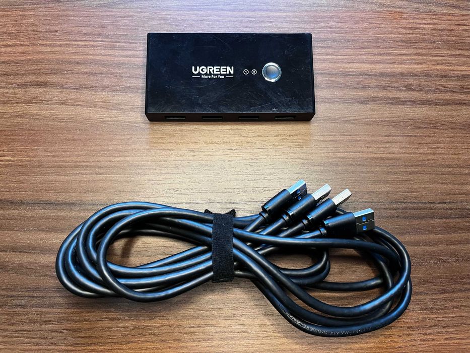 Ugreen US216 – Przełącznik KVM USB 3.0 2x4