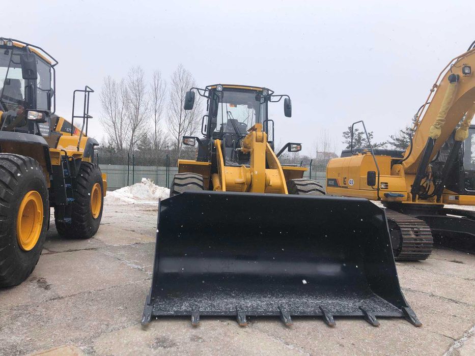 Фронтальний навантажуач LiuGong