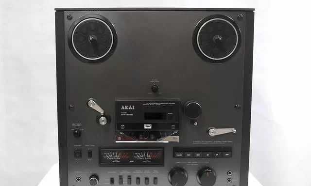 2R Tape / Magnetofon szpulowy Akai GX-625, rok 1980