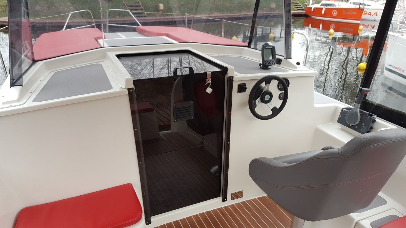 Jacht motorowy houseboat Calipso 750