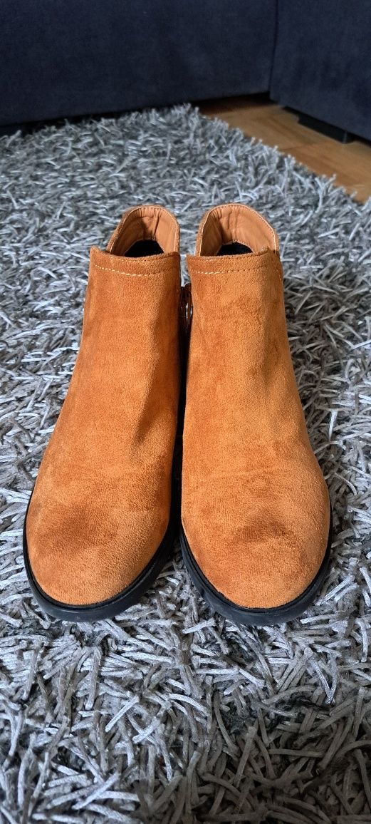Botki camel/ brąz, r. 40.