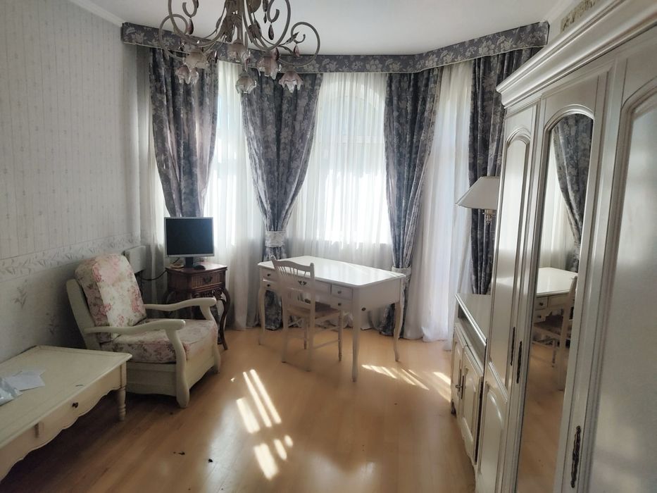 Оренда будинку для сімʼї, під офіс