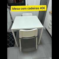 Mesa com 2 cadeiras