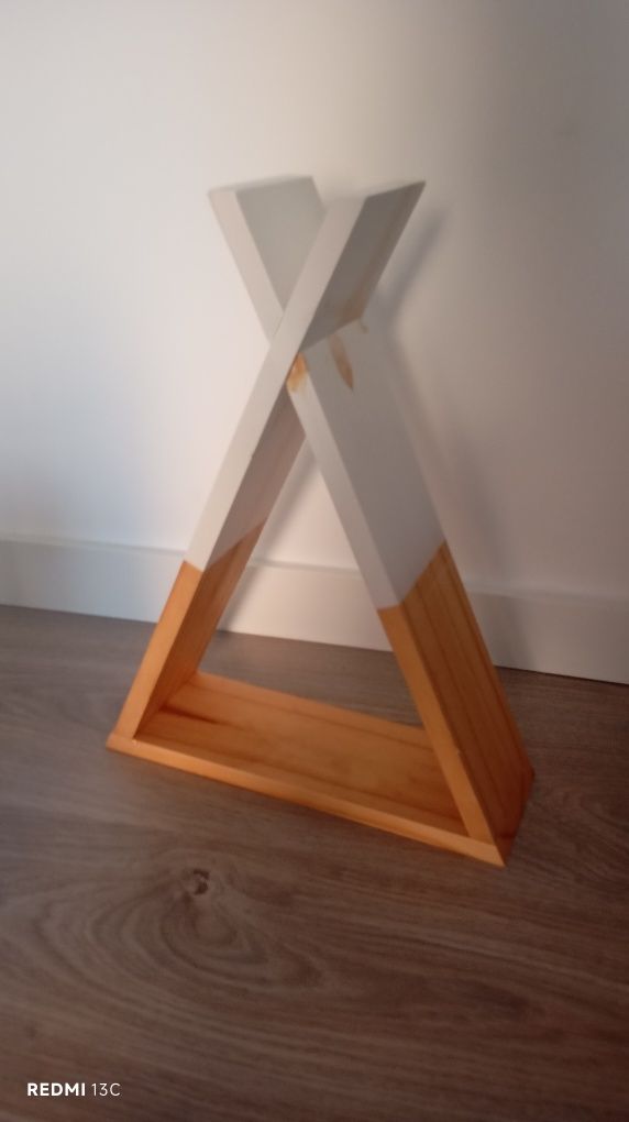 Prateleira tipi quarto criança