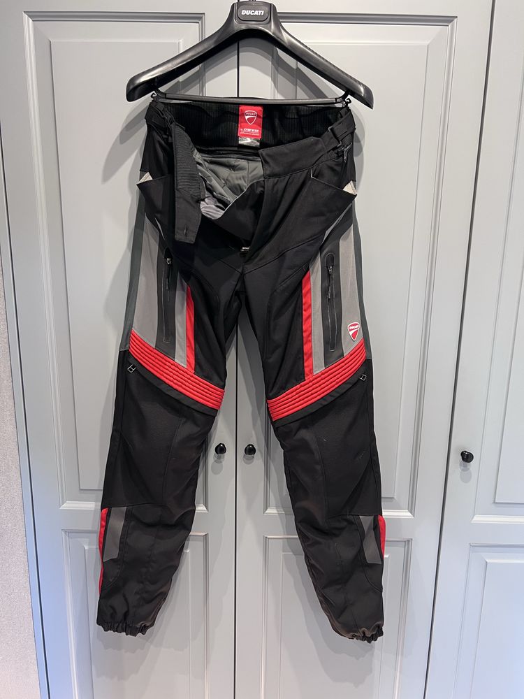 Kombinezon motocyklowy Ducati Strada C4