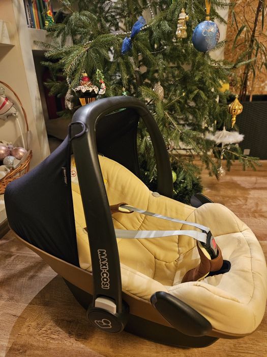 Автокрісло Maxi-Cosi Pebble (0+ група) + ізофікс