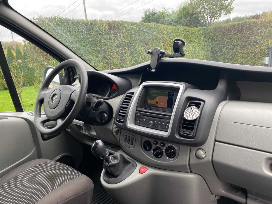 Opel Vivaro 2.5 CDTI 147 KM Oryg.Brygadówka  6-Cio Osobowy Zadbany PL