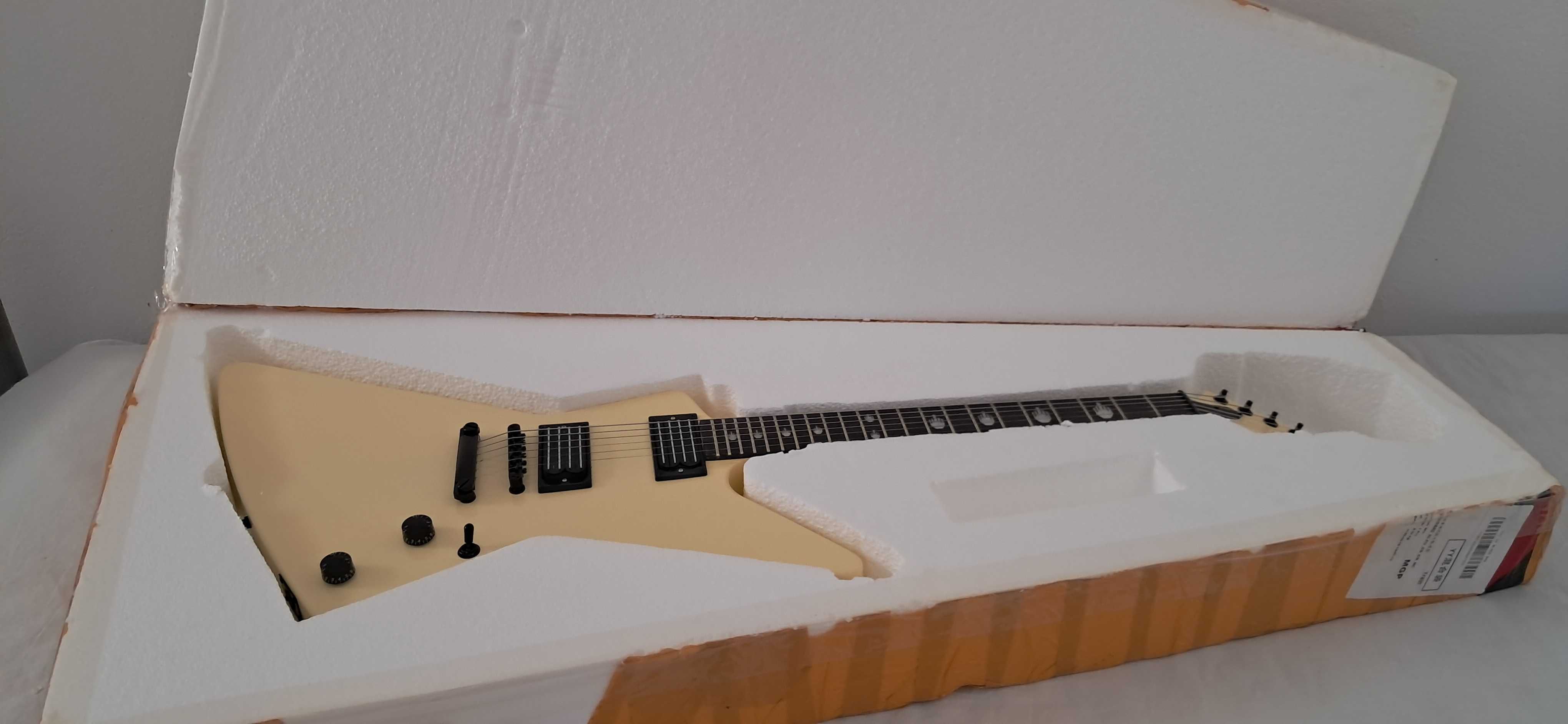 Guitarra elétrica ESP Custom Explorer Nova