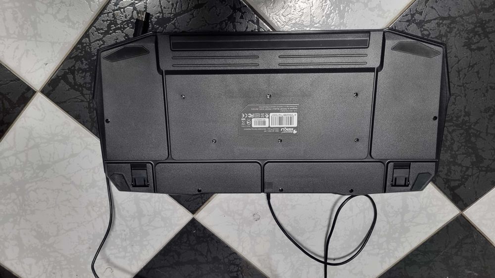 Teclado Gaming Roccat Led Azul ISKU Usado