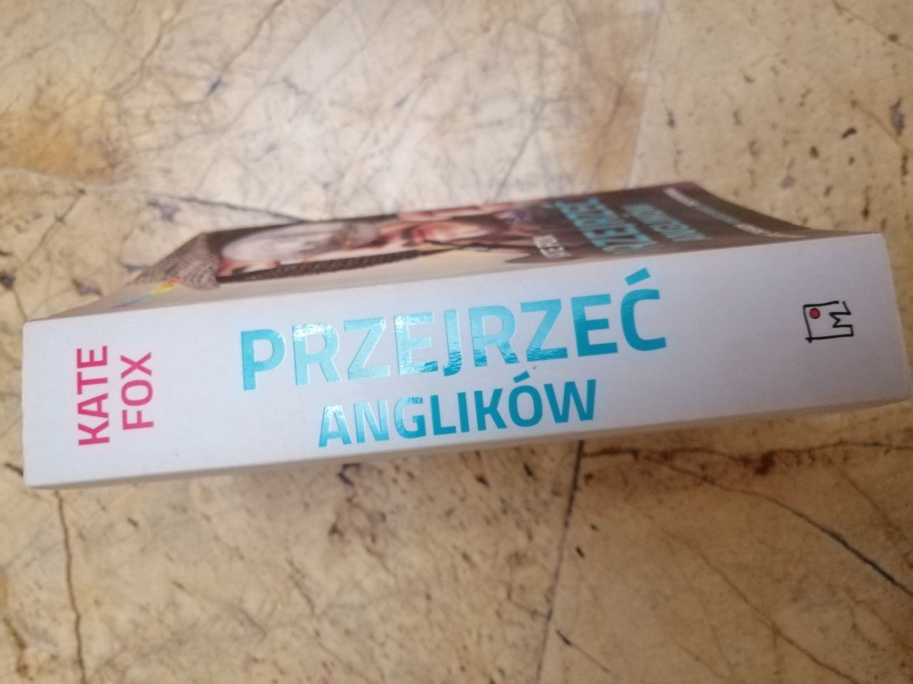 "Przejrzeć Anglików" Kate Fox ,ponad 600 str