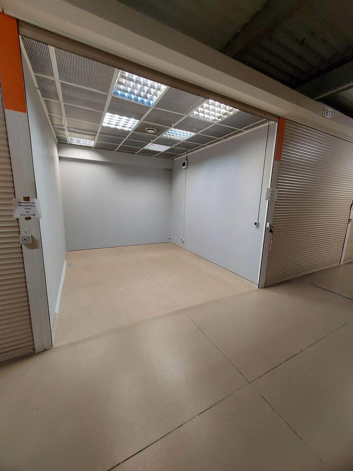 Sprzedam box 14 m2 na bałuckim rynku