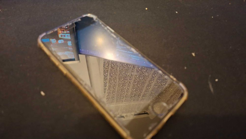 USZKODZONY Apple iPhone 6s 64 GB - Nie wykrywa karty SIM