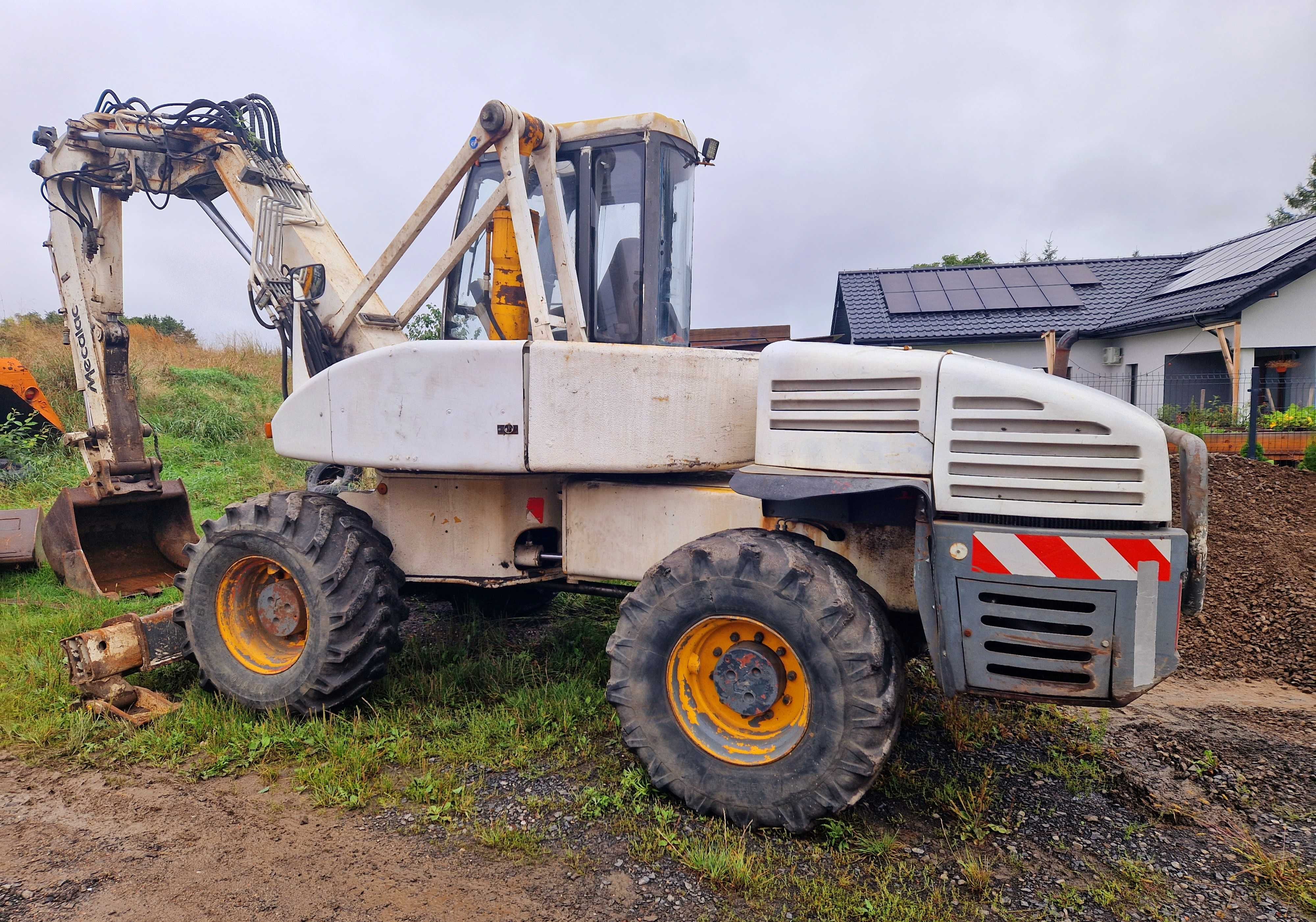 Do wynajęcia koparka Mecalac 14 mtx z 2000r widły łyżka skarpowa i 80