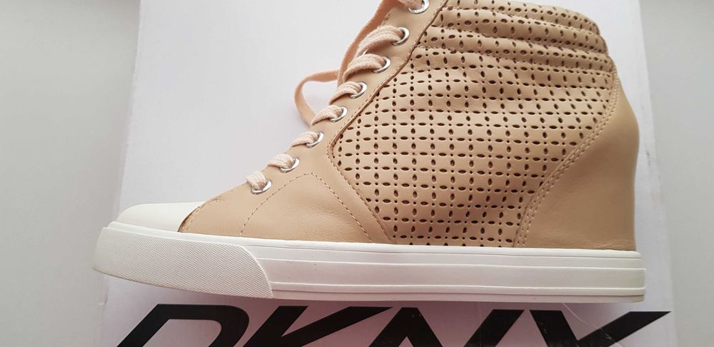 Кросівки- хайтопи  DKNY на 39,5 Оригінал Обмін можливий